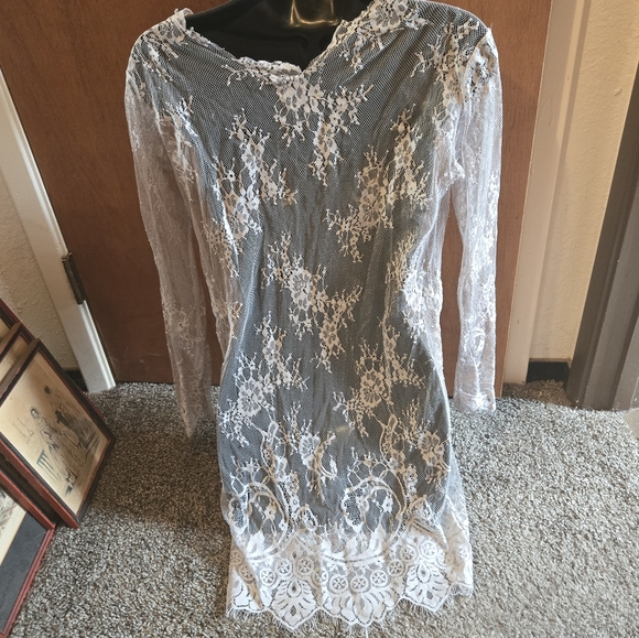 Sheer gray lace long sleeved dress by Cloe szM no designer tags - Picture 6 of 9
